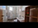 Апартаменты Ivano - 20 m from Sea: A1(6), A2(2+1), A3(2+1), A4(2), A5(2) Залив Осибова (Милна) - Остров Брач  - Хорватия - Апартамент - A1(6): ванная комната с туалетом