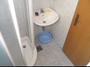 Апартаменты Mer - 50m from beach; A1 Meri 1(4+1), A2 Meri 2(2+1) Постира - Остров Брач  - Апартамент - A2 Meri 2(2+1): ванная комната с туалетом