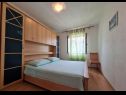 Апартаменты Miljana - 40 m from beach: A1(4+1) Постира - Остров Брач  - Апартамент - A1(4+1): спальная комната