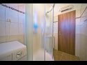 Апартаменты Pavo - 80 m from beach: A1(5) Постира - Остров Брач  - Апартамент - A1(5): ванная комната с туалетом