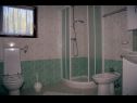 Апартаменты DeMar - 70m from sea: A1-crveni(4), A2-zeleni(3), A3-plavi(3) Сплитска - Остров Брач  - Апартамент - A2-zeleni(3): ванная комната с туалетом