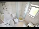 Апартаменты Andja - 5 m from the beach : A1(5+1) Арбания - Остров Чиово  - Апартамент - A1(5+1): ванная комната с туалетом