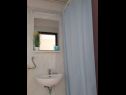 Апартаменты Lilac - 100m from pebble beach : A1(7) Арбания - Остров Чиово  - Апартамент - A1(7): ванная комната с туалетом