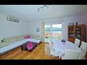 Апартаменты Hazi 1 - 150m from sea: A1 Trogir(4+2), A2 Mastrinka(4+2) Мастринка - Остров Чиово  - Апартамент - A1 Trogir(4+2): гостиная