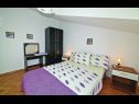 Апартаменты Hazi 1 - 150m from sea: A1 Trogir(4+2), A2 Mastrinka(4+2) Мастринка - Остров Чиово  - Апартамент - A2 Mastrinka(4+2): спальная комната