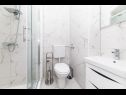 Апартаменты Bozo - 100m to the sea: A1(4), A2(4), A3(4), A4(4), A5(4) Округ Доньи - Остров Чиово  - Апартамент - A1(4): ванная комната с туалетом