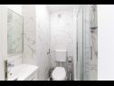 Апартаменты Bozo - 100m to the sea: A1(4), A2(4), A3(4), A4(4), A5(4) Округ Доньи - Остров Чиово  - Апартамент - A4(4): ванная комната с туалетом
