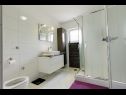 Апартаменты Dragica - modern & close to the sea: A2 Black & White(6) Кленовица - Ривьера Црквеница  - Апартамент - A2 Black & White(6): ванная комната