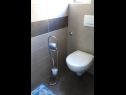 Апартаменты Zrinko A1(5)-Mali, A2(5)-Veliki Нови Винодольски - Ривьера Црквеница  - Апартамент - A1(5)-Mali: ванная комната с туалетом