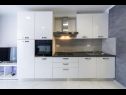 Апартаменты Stane - modern & fully equipped: A1(2+2), A2(2+1), A3(2+1), A4(4+1) Цавтат - Ривьера Дубровник  - Апартамент - A4(4+1): кухня