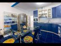 Апартаменты Mila - in blue: A1(4+2), A2(5+1), A3(4+2) Банйоле - Истра  - Апартамент - A2(5+1): кухня и столовая