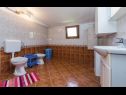 Апартаменты Roland A(4) Врсар - Истра  - Апартамент - A(4): ванная комната с туалетом