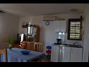 Апартаменты Jozo - 150 m from pebble beach: A1(2), A2(2), A3(2), A4(4), A5(4) Градац - Ривьера Макарска  - Апартамент - A3(2): кухня и столовая