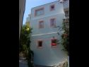 Апартаменты Durda1 - 50 m from beach: A1(2+2), B2(2+2), C3(2+1) Игране - Ривьера Макарска  - дом