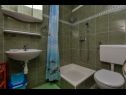 Апартаменты Vlatko - affordable & cosy: SA1(4), SA2(2+2), SA3(2+2) Крвавица - Ривьера Макарска  - Студия- апартамент - SA2(2+2): ванная комната с туалетом