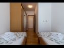 Апартаменты Josi - great view: A1(4+2) Макарска - Ривьера Макарска  - Апартамент - A1(4+2): спальная комната