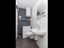 Апартаменты Beti comfort - 300m from beach A1(3+1) Бетина - Остров Муртер  - Апартамент - A1(3+1): ванная комната с туалетом
