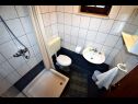 Апартаменты Maja - peaceful and quiet location A1(4+1), A2(2+2) Доброполяна - Остров Пашман  - Апартамент - A2(2+2): ванная комната с туалетом