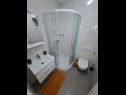 Апартаменты Rina A1(4), A2(3), A3(3) Невиджане - Остров Пашман  - Апартамент - A3(3): ванная комната с туалетом