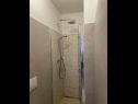 Апартаменты и комнаты  Mila - yard: A1(4+1), R1(2+1), R2(2) Супетарска Драга - Остров Раб  - Количество людей - R1(2+1): ванная комната с туалетом