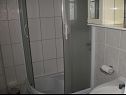 Апартаменты Vito - 10 m from sea: A1(4), A2(4) Бродарица - Шибеник Ривьера  - Апартамент - A2(4): ванная комната с туалетом
