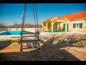 Дома дял отдыха Villa Karaga - with private pool: H(8+1) Люботич - Шибеник Ривьера  - Хорватия - двор