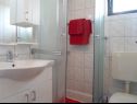 Апартаменты Marko - 30m from beach; A1(2+2), A2(2+2), A3(2+2), A4(2+2) Рогозница - Шибеник Ривьера  - Апартамент - A2(2+2): ванная комната с туалетом