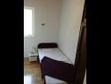 Апартаменты Njoko - sea view & private parking: A1(2+2), A2(3+2) Шепурине (Остров Првиć) - Шибеник Ривьера  - Апартамент - A2(3+2): спальная комната