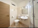 Апартаменты Maja - free Wifi: A1(2+1) Сплит - Ривьера Сплит  - Апартамент - A1(2+1): ванная комната с туалетом