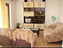 Апартаменты Tone - spacious and comfortable: A1 zuti(5+2), A2 plavi(5+2) Трогир - Ривьера Трогир  - Апартамент - A1 zuti(5+2): гостиная
