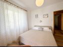 Апартаменты Mihaela - sea view : A1(5+1), A2(4), SA3(2) Трогир - Ривьера Трогир  - Апартамент - A2(4): спальная комната