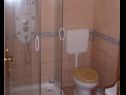 Апартаменты Dubravko - 5 m from beach : A1 Bepina (2+2), A2 Keko(2+2) Масленица - Задар Ривьера  - Апартамент - A1 Bepina (2+2): ванная комната с туалетом