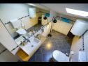 Апартаменты Secret Garden A2(2+2), A4(2+2) Ражанац - Задар Ривьера  - Апартамент - A2(2+2): ванная комната с туалетом