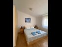 Апартаменты Draga - comfortable & afordable: A1(2+2), A2(6), A3(2+2) Вир - Задар Ривьера  - Апартамент - A3(2+2): спальная комната