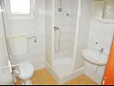 Апартаменты VINK - 80 m from beach A2(4), A3(4), A4(4) Вир - Задар Ривьера  - Апартамент - A4(4): ванная комната с туалетом