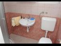 Апартаменты Vinko - big terrace and grill A5(2+1), SA6(2)Crveni, SA7(2)Plavi Вир - Задар Ривьера  - Апартамент - A5(2+1): ванная комната с туалетом