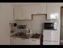 Апартаменты Snjeza - 80 m from beach: A1 Studio (4), A2 Apartman (2+2) Вир - Задар Ривьера  - Апартамент - A1 Studio (4): кухня