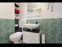 Апартаменты Ivan - 50 m from sea: A1(3+1) Задар - Задар Ривьера  - Апартамент - A1(3+1): ванная комната с туалетом