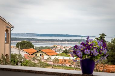 Апартаменты Nada- sea view: A1 - Ljubičasti (4+2), A2 - Crveni (4+2) Баньол  - Остров Раб 
