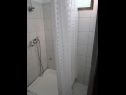 Апартаменты Ivan - 100 m from marina: A2(3) Биоград - Ривьера Биоград  - Апартамент - A2(3): ванная комната с туалетом
