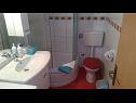 Апартаменты Rest - comfortable & close to center: A1(4+2) Бол - Остров Брач  - Апартамент - A1(4+2): ванная комната с туалетом