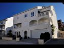 Апартаменты Pava - beautiful terrace & parking: A1(2+2) Постира - Остров Брач  - дом