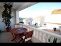 Апартаменты Pava - beautiful terrace & parking: A1(2+2) Постира - Остров Брач  - Апартамент - A1(2+2): терраса