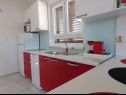 Апартаменты Coloured - apartments on island: A1 - plavi (4):, A2 -zeleni (4):, SA3 - studio (2+1):, A4 - bijeli (4+2): Повлья - Остров Брач  - Студия- апартамент - SA3 - studio (2+1):: кухня