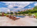 Дома дял отдыха Villa Gold - private pool & grill: H(12+4) Сплитска - Остров Брач  - Хорватия - патио