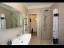 Апартаменты Ali - modern apartments: A1(4+1), A2(4+1) Супетар - Остров Брач  - Апартамент - A1(4+1): ванная комната с туалетом