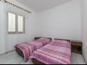 Апартаменты Silvana - economy apartments : A1(4), A3(2+1), A2(2) Супетар - Остров Брач  - Апартамент - A1(4): спальная комната