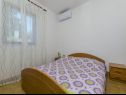 Апартаменты Silvana - economy apartments : A1(4), A3(2+1), A2(2) Супетар - Остров Брач  - Апартамент - A2(2): спальная комната