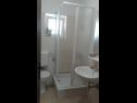 Апартаменты Marija - 70m from sea: A1(5), A2(3) Супетар - Остров Брач  - Апартамент - A2(3): ванная комната с туалетом