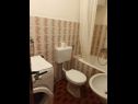Апартаменты Bor - cosy & afordable: A1(3) Супетар - Остров Брач  - Апартамент - A1(3): ванная комната с туалетом